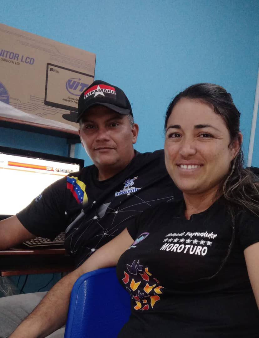 #ComunaYProducción 
Desde Santa Inés parroquia Moroturo municipio Urdaneta nuestra compañera Angelis Colmenares Coordinadora Municipal del Movimientos Emprendedores en el operativo de recepción de documentos en la jornada de inscripción ante Banavih
#ComunaONada
.<a href="/WBenavides_MRT/">Williams Benavides</a>