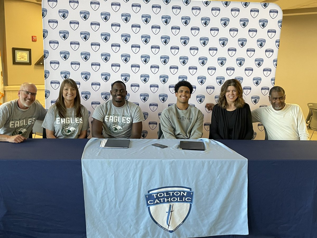 Tolton Catholic Hoops (@toltonbball) on Twitter photo Extremely proud of <a href="/AppolonEvens/">Evens Appolon</a> and Izaak Porter! Congratulations on signing to begin your next chapter in the classroom and on the court! @CMUHOOPS and @linkyear are getting really good basketball players, and phenomenal people!
#BlazerPride Extremely proud of <a href="/AppolonEvens/">Evens Appolon</a> and Izaak Porter! Congratulations on signing to begin your next chapter in the classroom and on the court! @CMUHOOPS and @linkyear are getting really good basketball players, and phenomenal people!
#BlazerPride