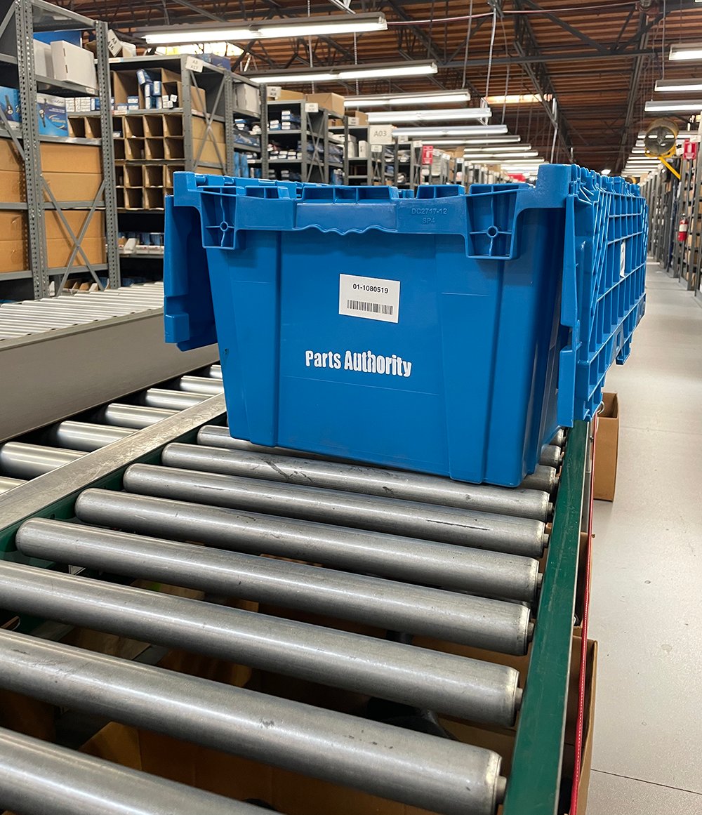 partsauthority's tweet photo. We've got the conveyer belt rollin to get those auto parts delivered! Keeping it in motion so you can keep your car going. 🚘✅ #partsauthority #replacementparts #mechanics #autoshop #autoshops #automotive #automotivetechnician #automotiveindustry #fastservice #delivery https://t.co/ME0U9X35Jb
