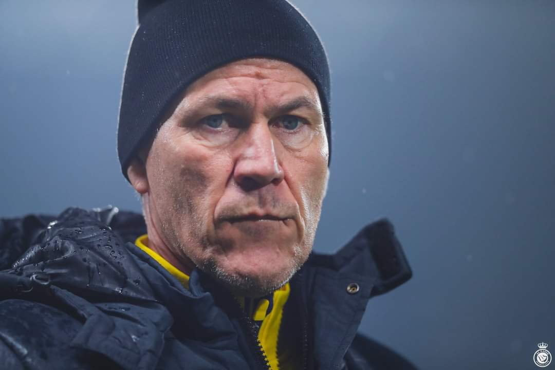 اعتذروا ل جارسيا يا جاهلين 
المشكلة في اللاعبين وليست في المدرب