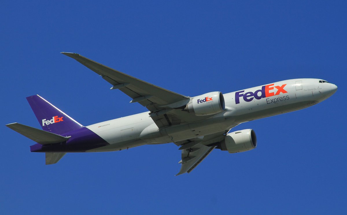 #FedEx50 
イカす飛行機飛ばして来てくれるのすげぇ嬉しい