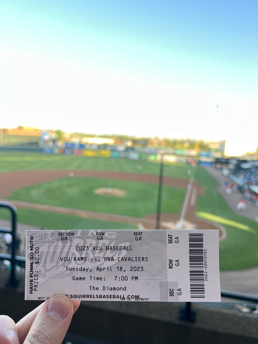 jspollock13's tweet photo. Weekday evenings of college baseball at The Diamond. 10/10 would recommend! 😍⚾️ https://t.co/imQA04P8Bh