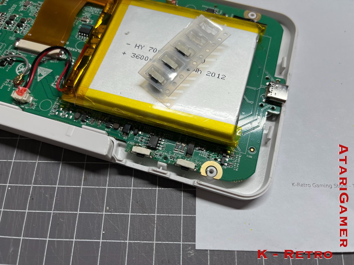 kretro_gaming's tweet photo. Not #Retro but deff #micro… #Player4 baby monitor is fixed with new #SMD tactile switches soldered in! 😻👶
#Electronics #BabyMonitor #DIY #MakerSpace #Workshop https://t.co/ONLH0KJ2Ll