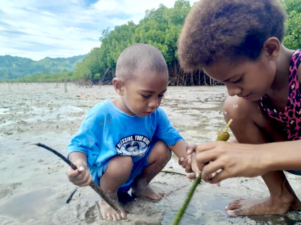 nawi_island's tweet photo. Protecting our planet one step at a time! 🌍🌊 Nalase Church Youth Group from Yaroi Village making a difference by cleaning up the beach and planting mangroves. Together, we can create a cleaner and healthier environment for generations to come. 👏🌿#EnvironmentalAction https://t.co/cKImT76SdI