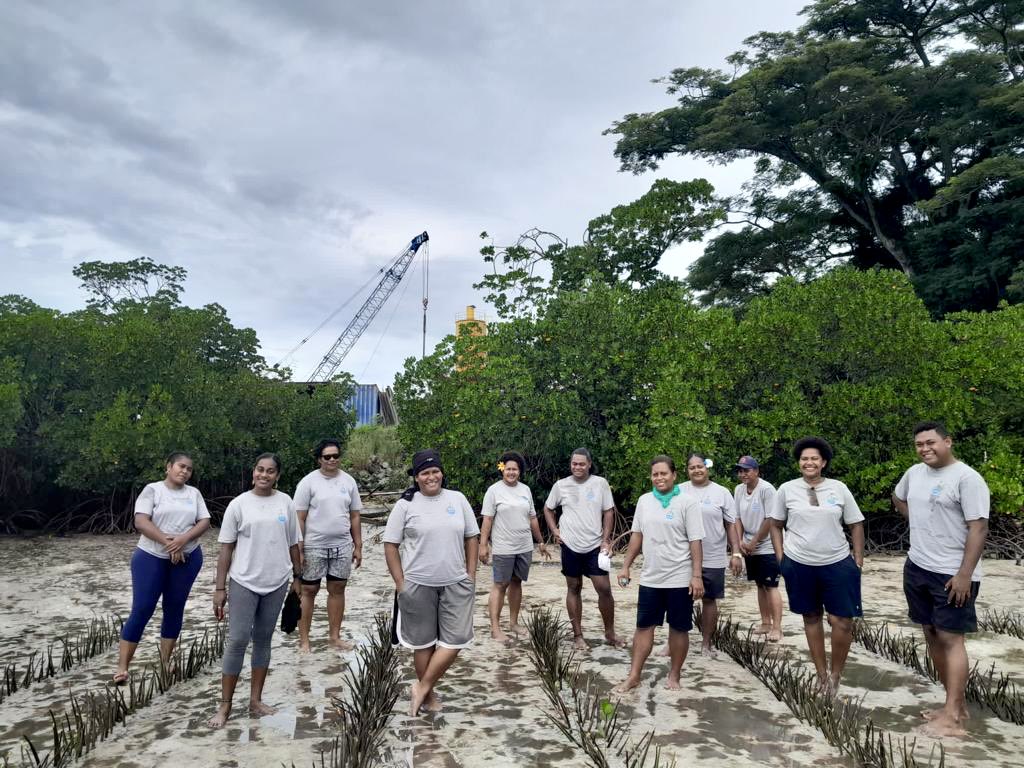nawi_island's tweet photo. Protecting our planet one step at a time! 🌍🌊 Nalase Church Youth Group from Yaroi Village making a difference by cleaning up the beach and planting mangroves. Together, we can create a cleaner and healthier environment for generations to come. 👏🌿#EnvironmentalAction https://t.co/cKImT76SdI