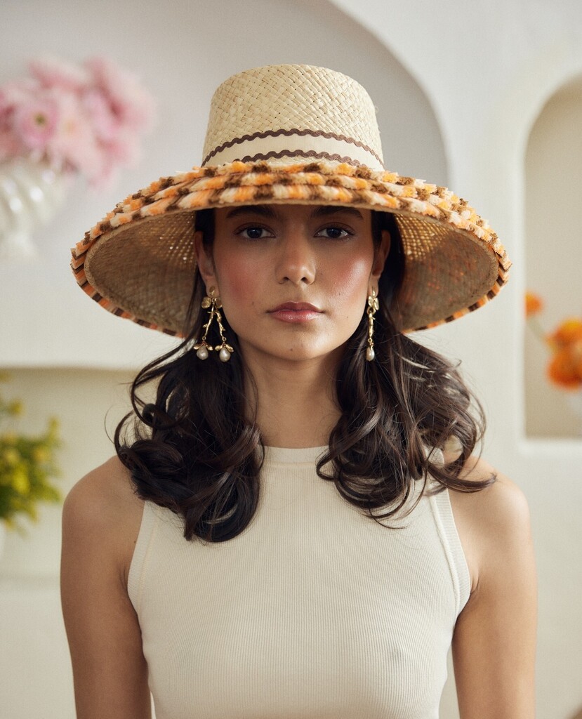 There's no better way to captivate attention than a charming, well-crafted hat. For Samantha-Tara Mainville, designer, and maker of @heirloomhats, hats have always been part of her life. ⁠
As a teenager, she would scour thrift stores and unearth seco… instagr.am/p/CrMeE2LMoj6/
