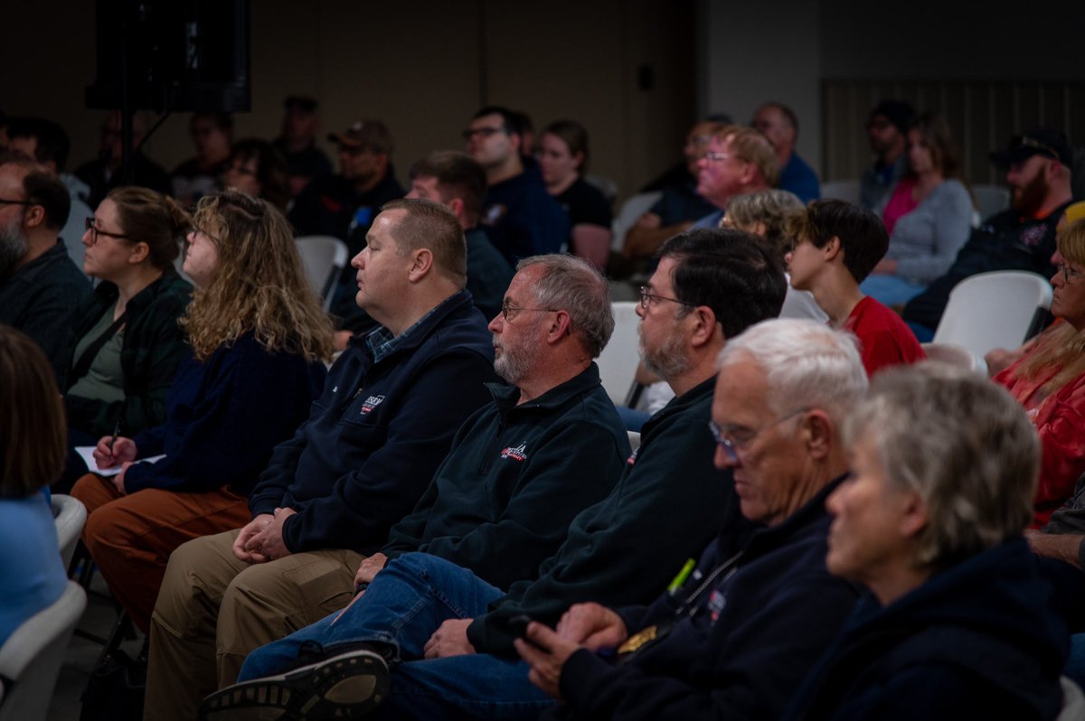 DelawareCoEM's tweet photo. We are thrilled to have such a great turnout to the @NWSIndianapolis Storm Spotter training Tuesday evening. This means there are 80+ people well trained to keep an eye on the sky when severe weather threatens our community! https://t.co/4dBD2Pj2HG