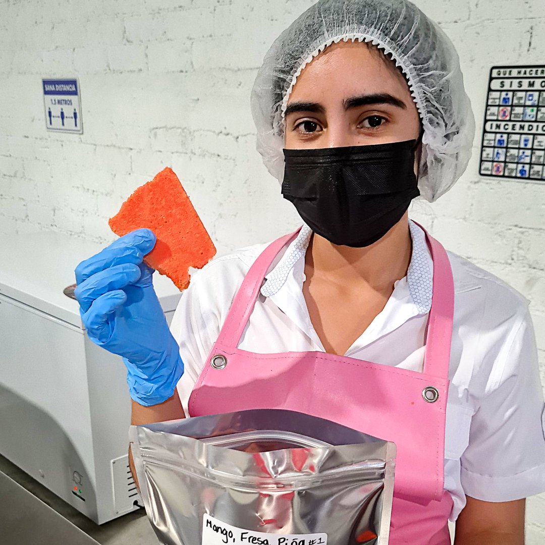 fruvethy's tweet photo. ���️Muchas gracias por su dedicación y esperamos muy pronto puedan probar lo que ellos desarrollaron 
#fruvethy #liofilizado #ingenierosenalimentos #innovacion https://t.co/bkqEF2uZ7f
