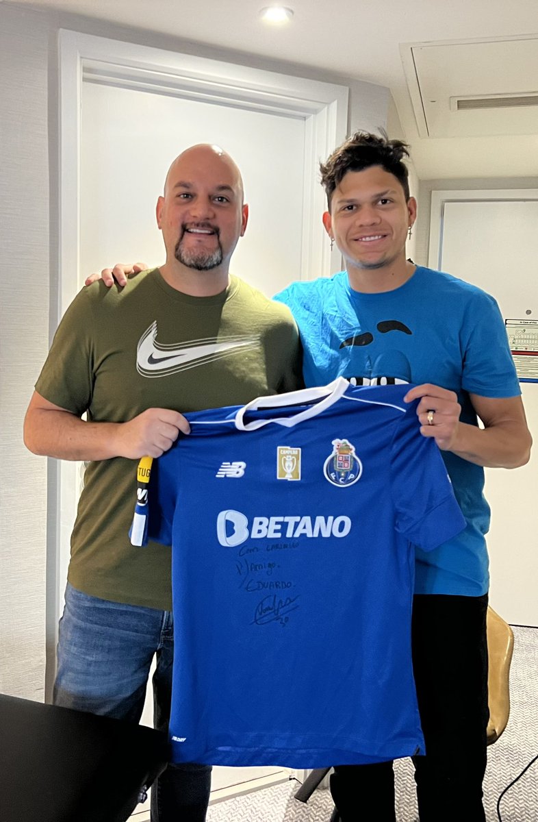 Some people want it to happen, some wish it would happen, and others make it happen. 🪄

Obrigado <a href="/evanilsonlima99/">Evanilson</a> e @fcporto pela confiança. 

#sportmedicineconsultant