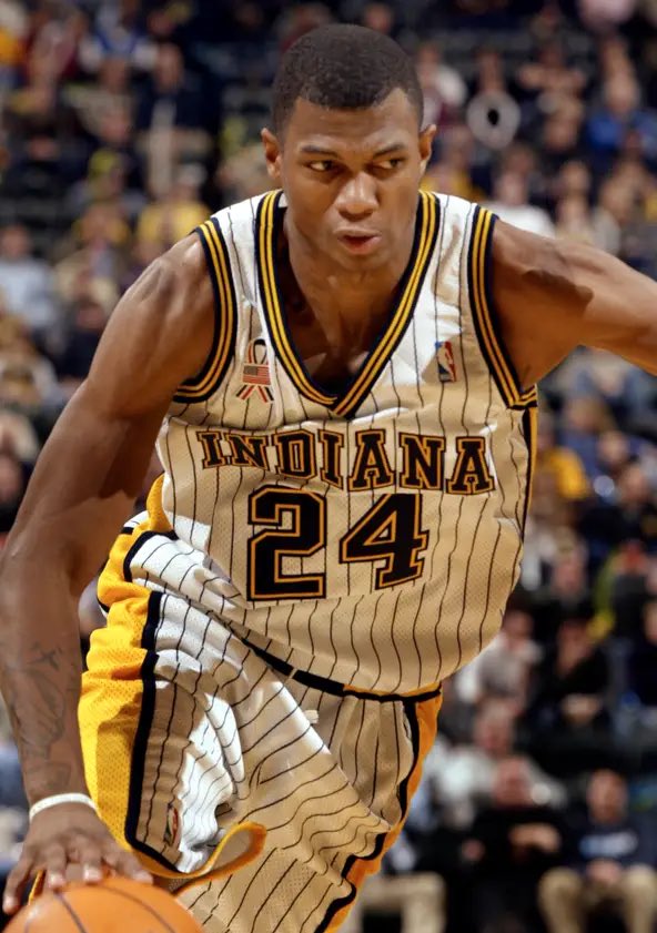 Damewilson9's tweet photo. 7’0 Shooting Guard, Jonathan Bender https://t.co/gFCuHsIgbE
