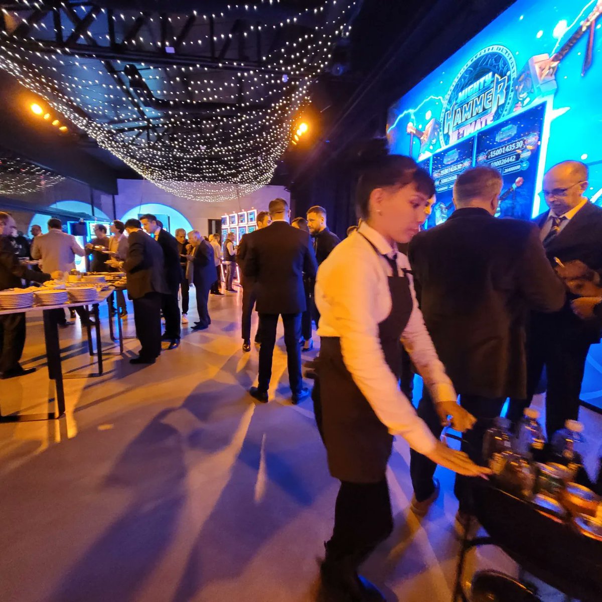 _fonta's tweet photo. Durante #ZitroExperience, los asistentes se están deleitando con un espectacular bandejeo de quesos y tentempies, y deliciosas argentinas que hacen que su paladar se sienta en el cielo.
¡ Únete también a la experiencia Zitro!
@Zitrogames
@johnnyzitro #ZitroExperience https://t.co/8pANZ4awh0