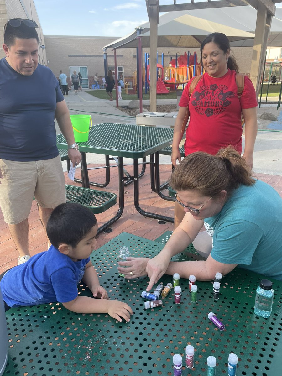 RQSNewTrails's tweet photo. Splash Into Spring family event. Families are engaging in meaningful messy play. https://t.co/rUuTPdGaVO