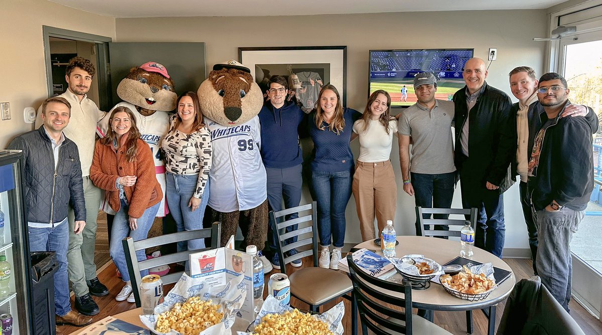 ClaudiaSaric's tweet photo. @FoodFoundryChi Cohort 5 hits up a @wmwhitecaps game ⚾️ https://t.co/tBgGCYT0fe