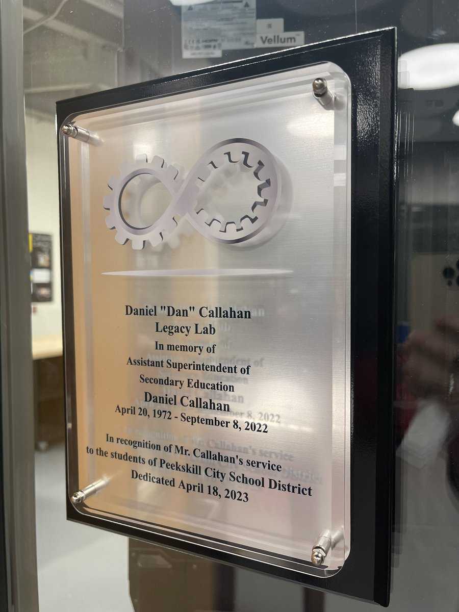 PeekskillCSD's tweet photo. Today we remembered @PCSDSecEd with love as we dedicated the “Daniel Callahan Legacy Lab” at the #Peekskill High School STEAM Center in Mr. Callahan’s honor. #Foreverinourhearts 💚 https://t.co/B5aEE7N6gp