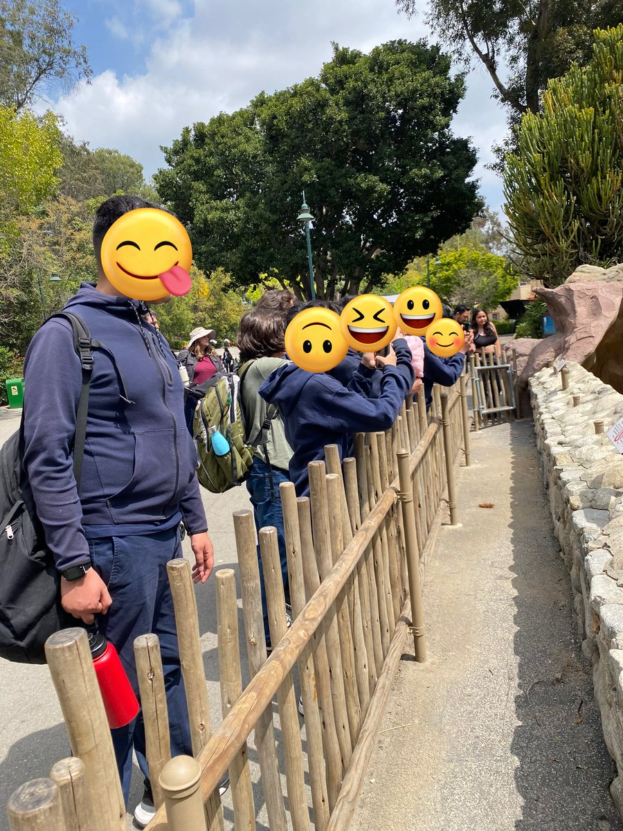 Took my students on a field trip to the @LAZoo today to give them a better perspective on the importance of ecology in our #LevelUpLa project! #CS4LA #STEM @ITI_LAUSD @JMMS_Bulldogs