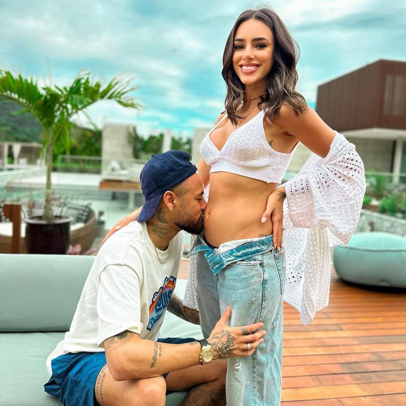 marcellohiago's tweet photo. Genteeeeeeee Jurei que era a Bruna Marquezine , na hora falei " nem sabia que a Bruna tava namorando"
Scr Neymar vai ser pai com a clone da Bruna Marquezine https://t.co/mVgfae4PZ9