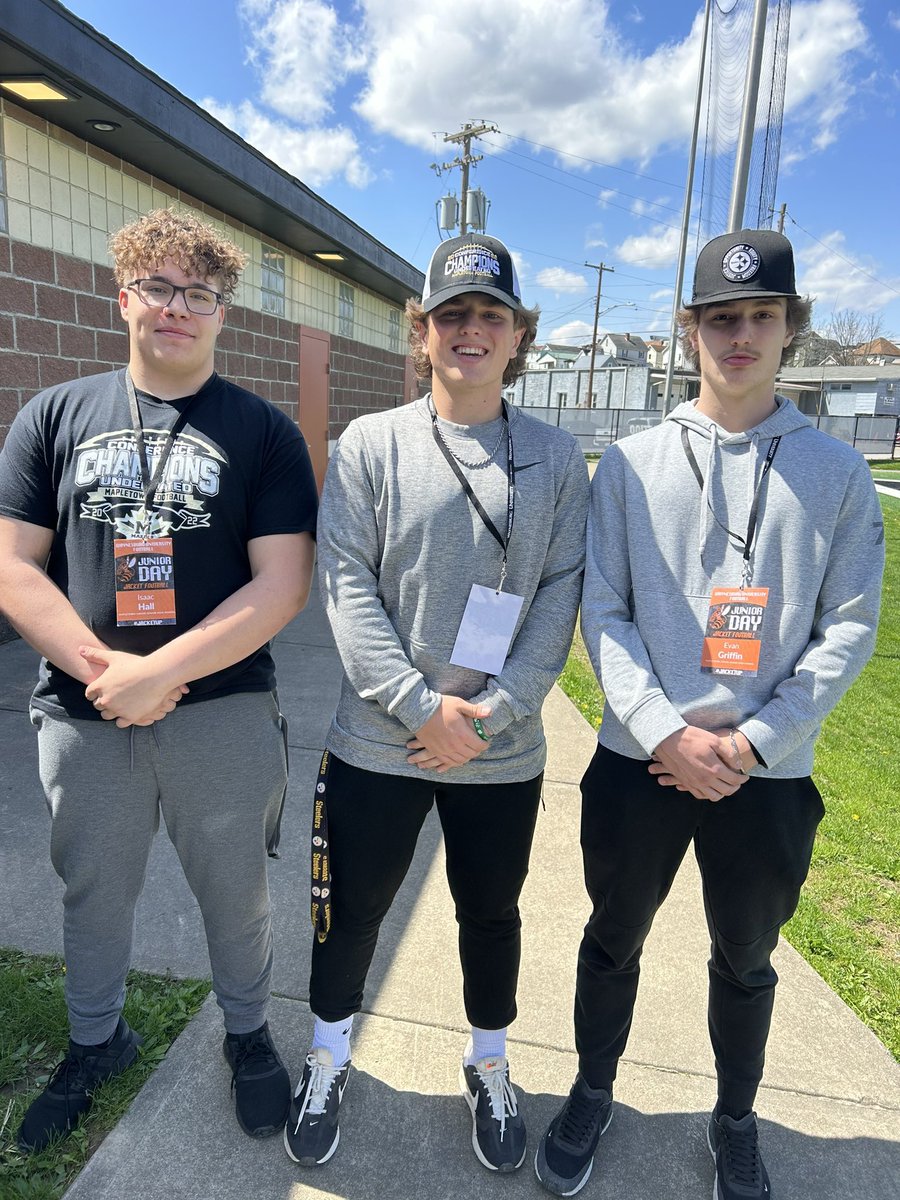 avanata2's tweet photo. Thank you @CoachColemanDL @BigPappy_WETSU1 @NSchroeder412 @GabeLuvara @WU_SWARM for having me on campus today, had a great day meeting everyone and checking out the facilities. https://t.co/7WeE0qMlyp