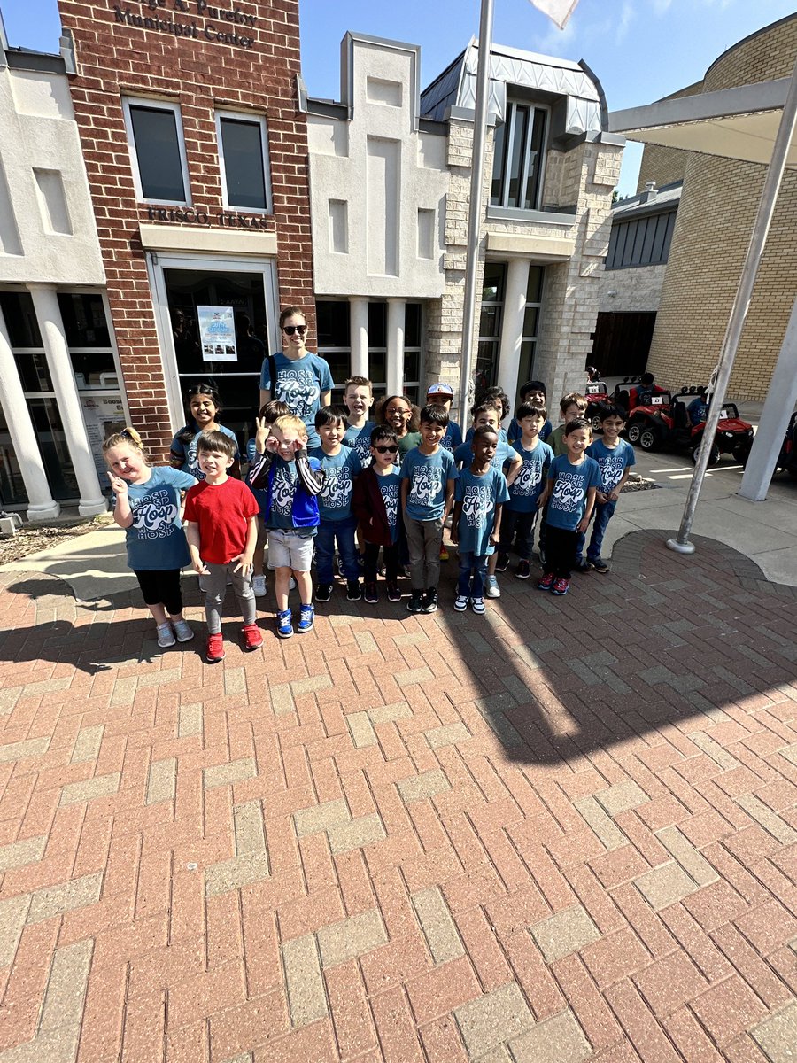 MsLKoenning's tweet photo. Introducing a new batch of safety experts!! 👮🏻‍♂️👩🏽‍🚒🧑🏼‍⚕️We had so much fun learning about emergencies and how to be safe at the Frisco Fire Safety Town! #safetytown https://t.co/OssOPGB5Ht