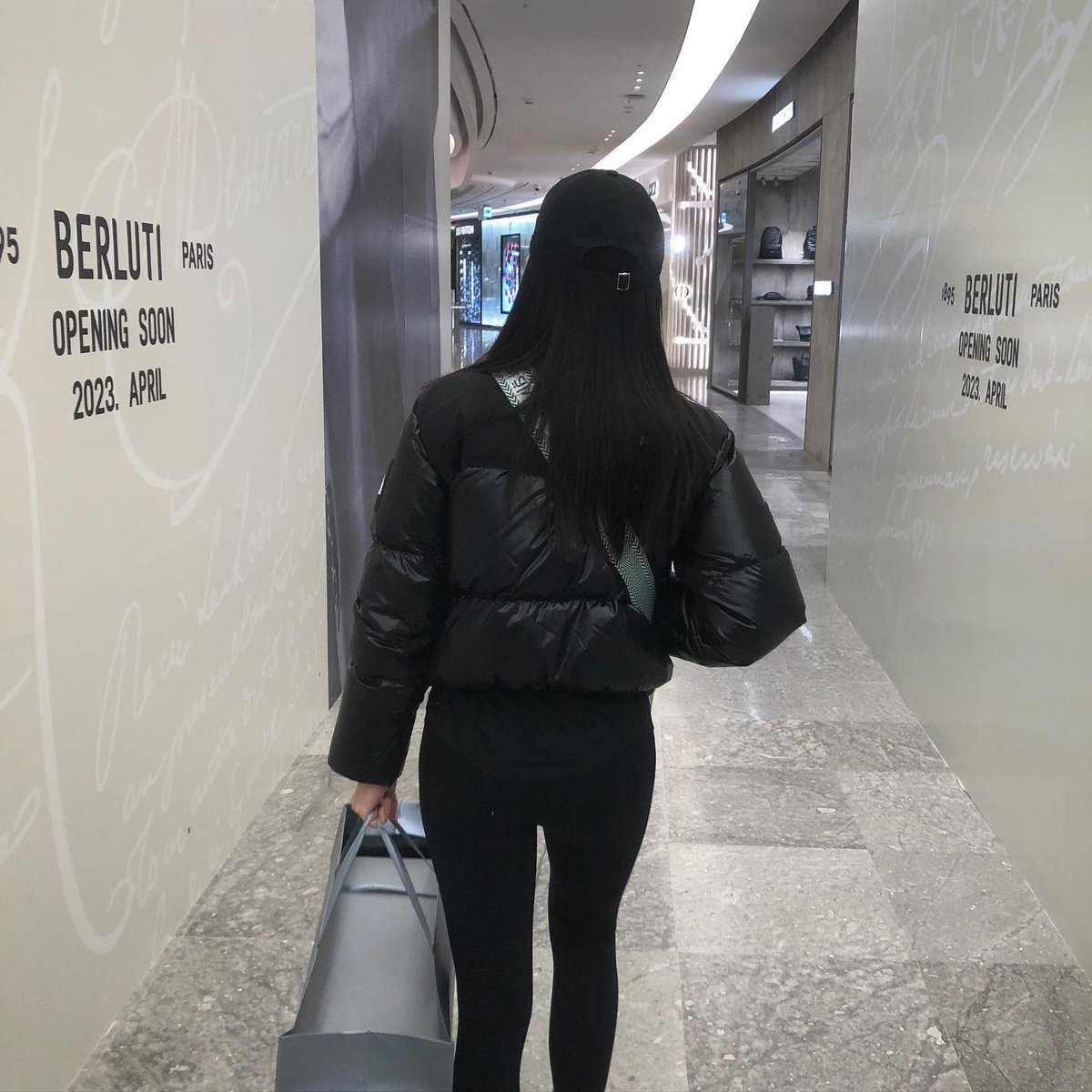yejiinp's tweet photo. Truthly, i can't see what's in front of me.. https://t.co/ShmywB4vaF