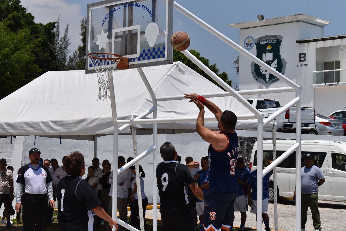 vinculacionssp's tweet image. Fomentar acciones para la promoción del trabajo en equipo y sano esparcimiento en la función pública es importante para el Gobierno del Ing. @CuitlahuacGJ, por ello, en la @SP_Veracruz a través de la Dirección General de Vinculación Institucional (1/3)