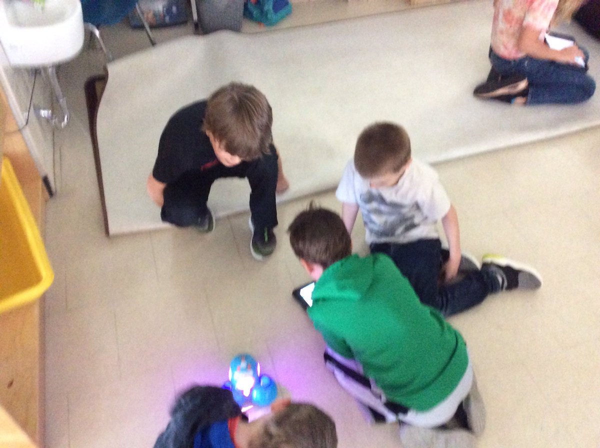 RegierReport's tweet photo. Teaching our Kindergarten buddies how to code Ozobots and the Dash and Dot robots! @SeaforthPublic @yourschools https://t.co/ZCaHDsUowm