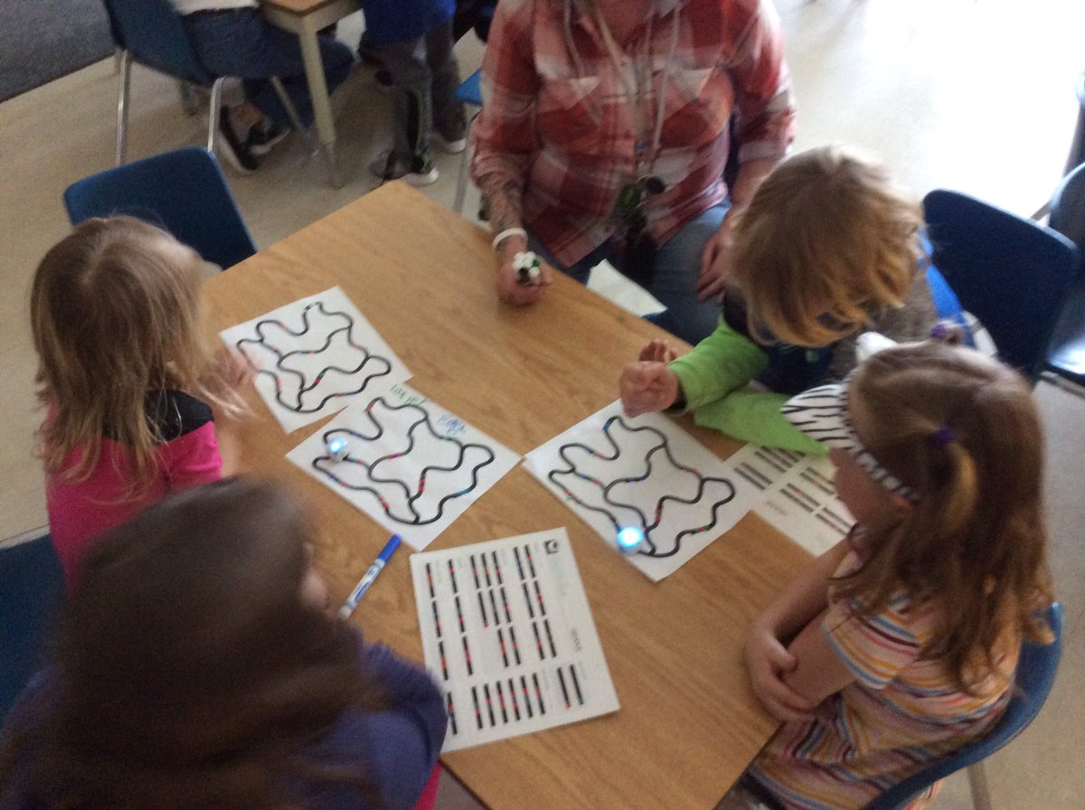 RegierReport's tweet photo. Teaching our Kindergarten buddies how to code Ozobots and the Dash and Dot robots! @SeaforthPublic @yourschools https://t.co/ZCaHDsUowm