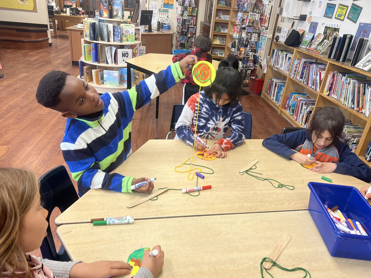 PElibrary2022's tweet photo. After reading the story ‘and then it’s spring’ we created beautiful flowers. https://t.co/fBGMajAHdX