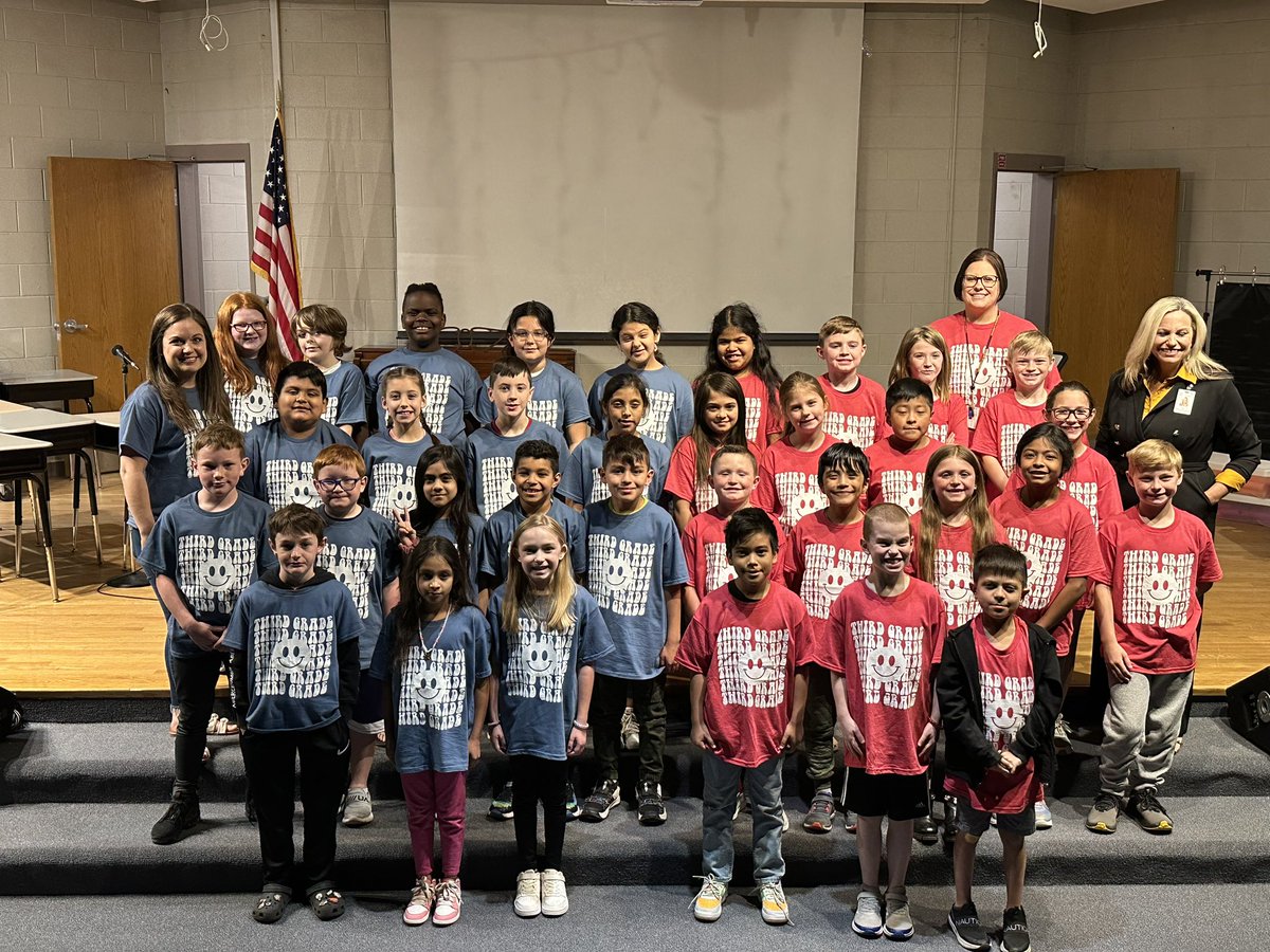 ses_cubs's tweet photo. Today was Signing Day! Team Hodges/Marlow and Moore/Valentine set goals for the “BIG GAME” and signed their commitment to give their best efforts on the TCAP test this week! We are so PROUD of this crew and all their hard work. #TCAPready #3rdgraderocks #SISProud https://t.co/Cezeg423kp