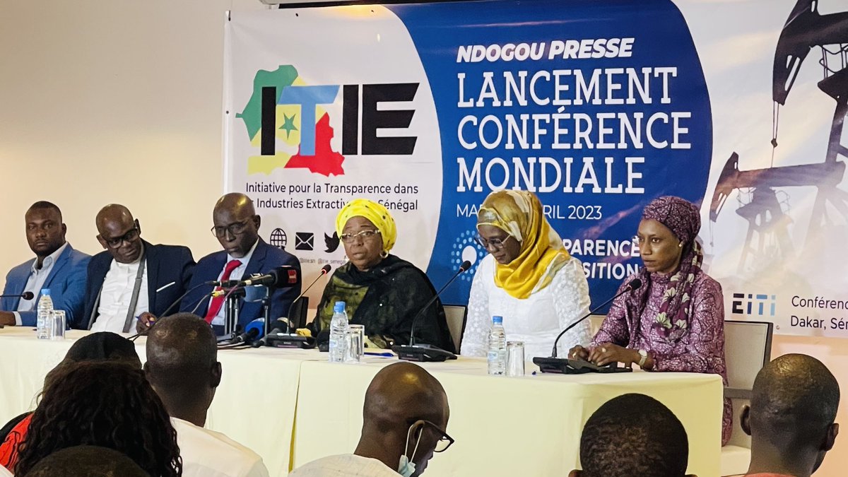 Itie_Senegal's tweet photo. ⁦@Itie_Senegal⁩ lance officiellement la neuvième édition de la Conférence mondiale ⁦@EITIorg⁩ qui aura lieu les 13 et 14 juin 2023 au #CICAD de Diamniadio, placée sous le signe : la transparence en transition. #kebetu #senegal https://t.co/5wrk4rCWJG
