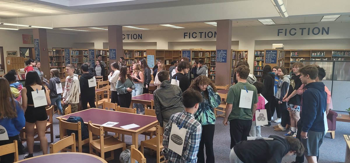 SraPelletier's tweet photo. Today's Build a Burger activity during our Wingman meeting! #tgsnation #dylanswingsofchange @gilbert_school https://t.co/Fxb6zoMy1K