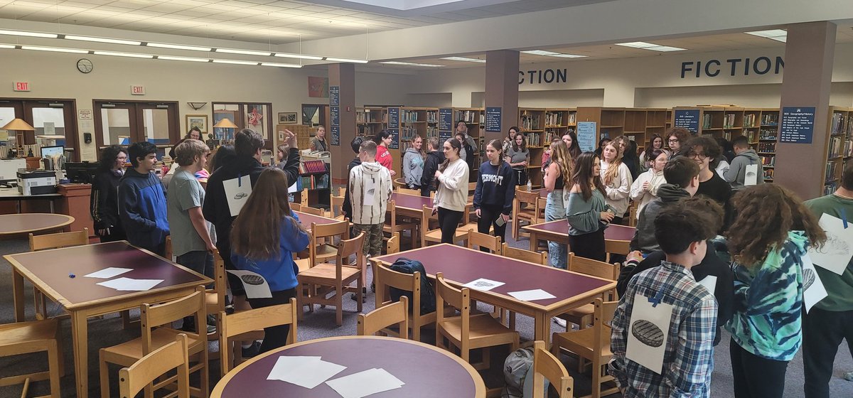 SraPelletier's tweet photo. Today's Build a Burger activity during our Wingman meeting! #tgsnation #dylanswingsofchange @gilbert_school https://t.co/Fxb6zoMy1K
