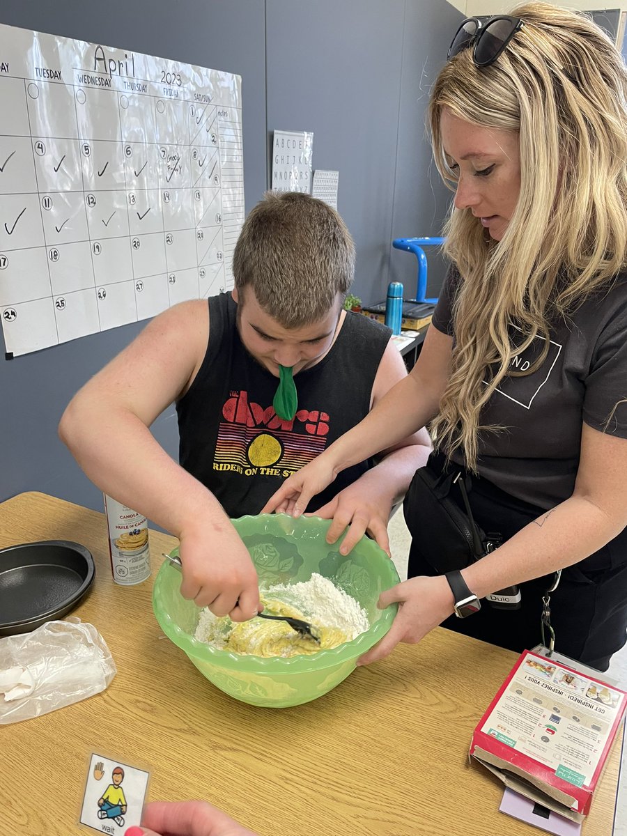 MrsDuic's tweet photo. What is one of the #Gains2crew’s favourite activities?! Baking, of course! 🎂 @MissSanford674 @JohnCampbellPS https://t.co/U3bOCIjqaX