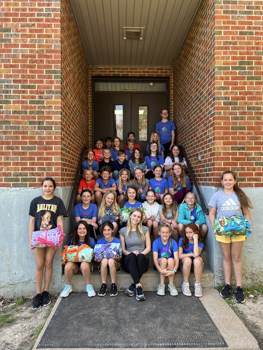AESClubSTL's tweet photo. We had a busy day today! We started with an ice cream party with all the fixings... YUM! Then, Maddie from Katie-Do Kare Kits shared how one 5th grader (now senior in high school) can make a difference. @AESBulls  #kidshelpingkids #ifnotuswho #inspireothers #shine https://t.co/M20LjSMagY