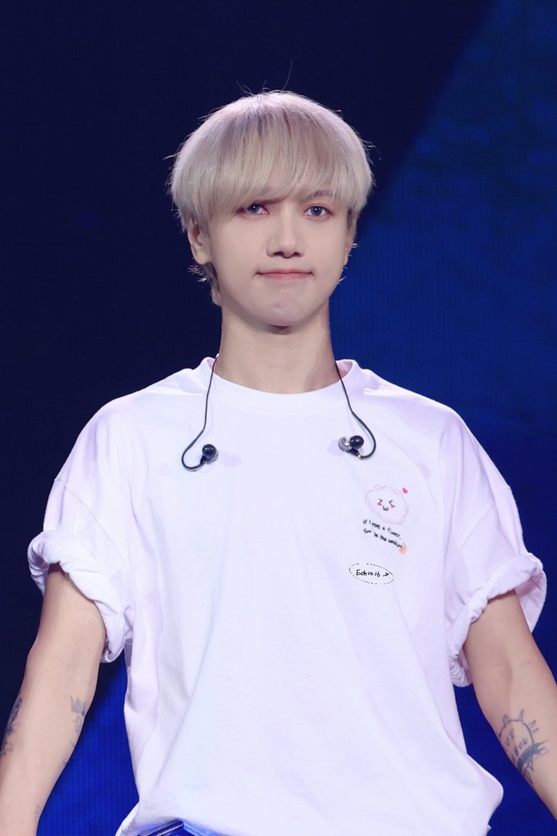 230416 슈퍼쇼9 앙콘 

이 미모🥹🥹

#SUPERJUNIOR #슈퍼주니어

#YESUNG #예성 #艺声 #イェソン