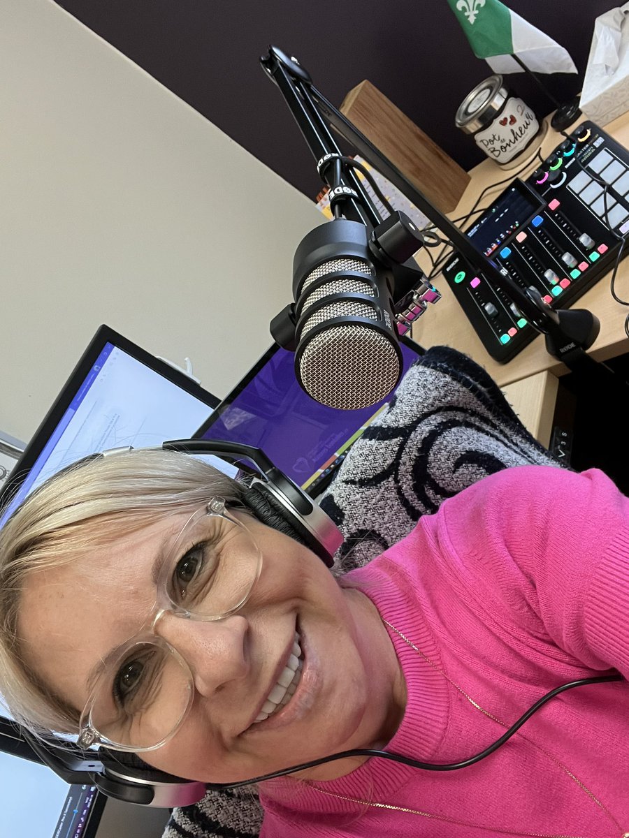 Un look d’une fille qui aime sa job! Ça parais-tu? #gratitude  #leadership #faireunedifference #tropcool #baladofranco