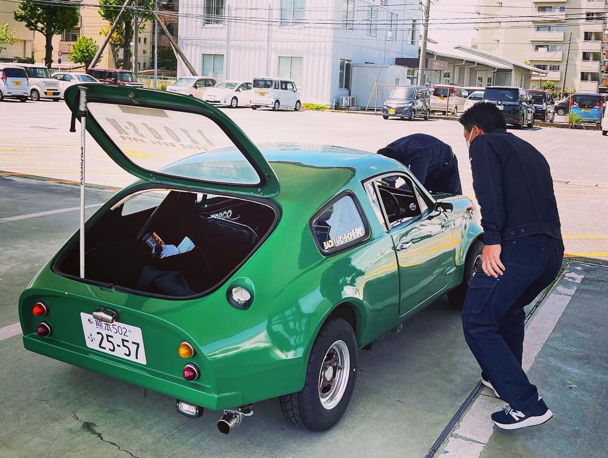 sotomu's tweet photo. 移転登録して熊本ナンバー取得。
車体番号の打刻場所が判らず職員総出でてんやわんや。良い経験が出来ました。名変、移転で¥500+¥1560。業者さんに頼むと数万円・・・

https://t.co/kfy9d73ZHH

#minimarcos
#mini
#minicooper
#britishcars
#vintagecars
#旧車
#ミニマーコス
#minicooper https://t.co/YakSdwTEJH
