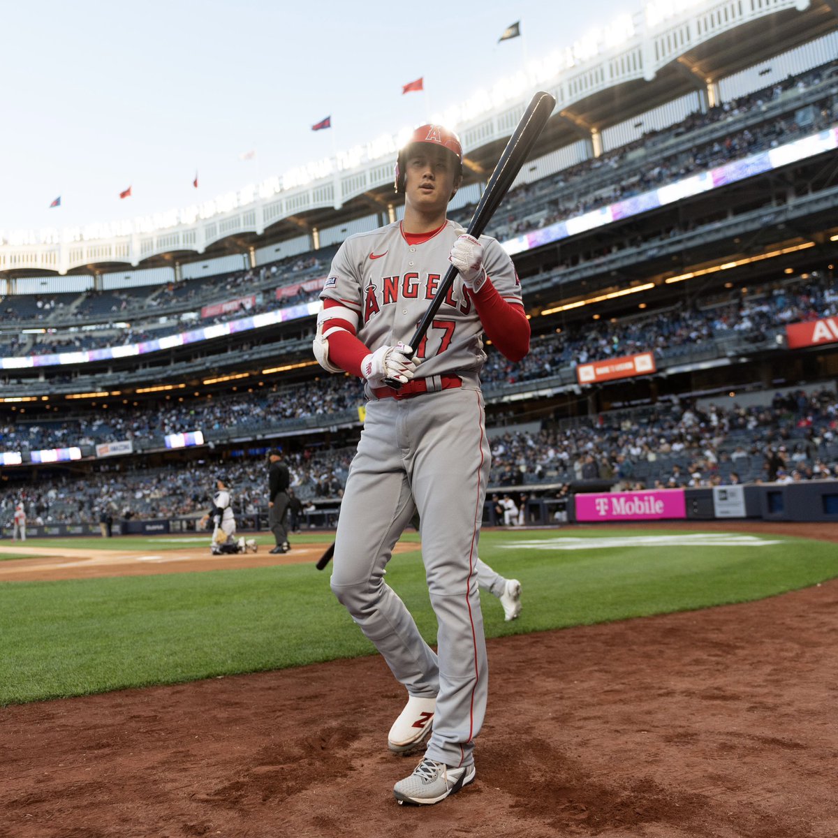 Angels's tweet photo. big swing in the big 🍎

#GoHalos https://t.co/kzH9FhqkHv