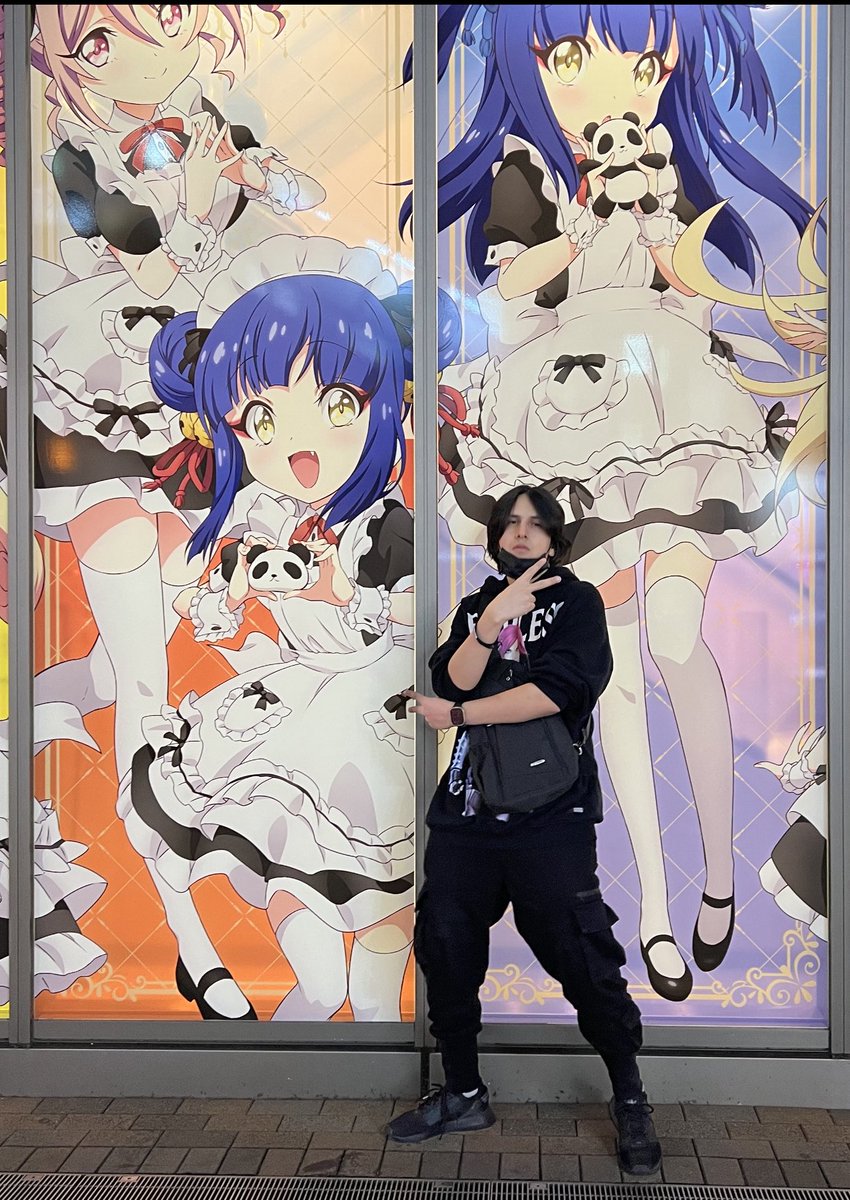 MissaSinfonia's tweet photo. Hola, estoy en Japón https://t.co/byQ9udy43T