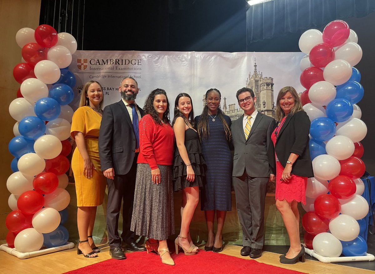 DrKFried's tweet photo. Congratulations to our 180 Cambridge Diploma recipients. It was a pleasure and an honor to celebrate this momentous achievement with them and their families. So proud of them! #cambridgediplomanight 🎓⚡️@CambridgeInt https://t.co/5tOrNInWlQ