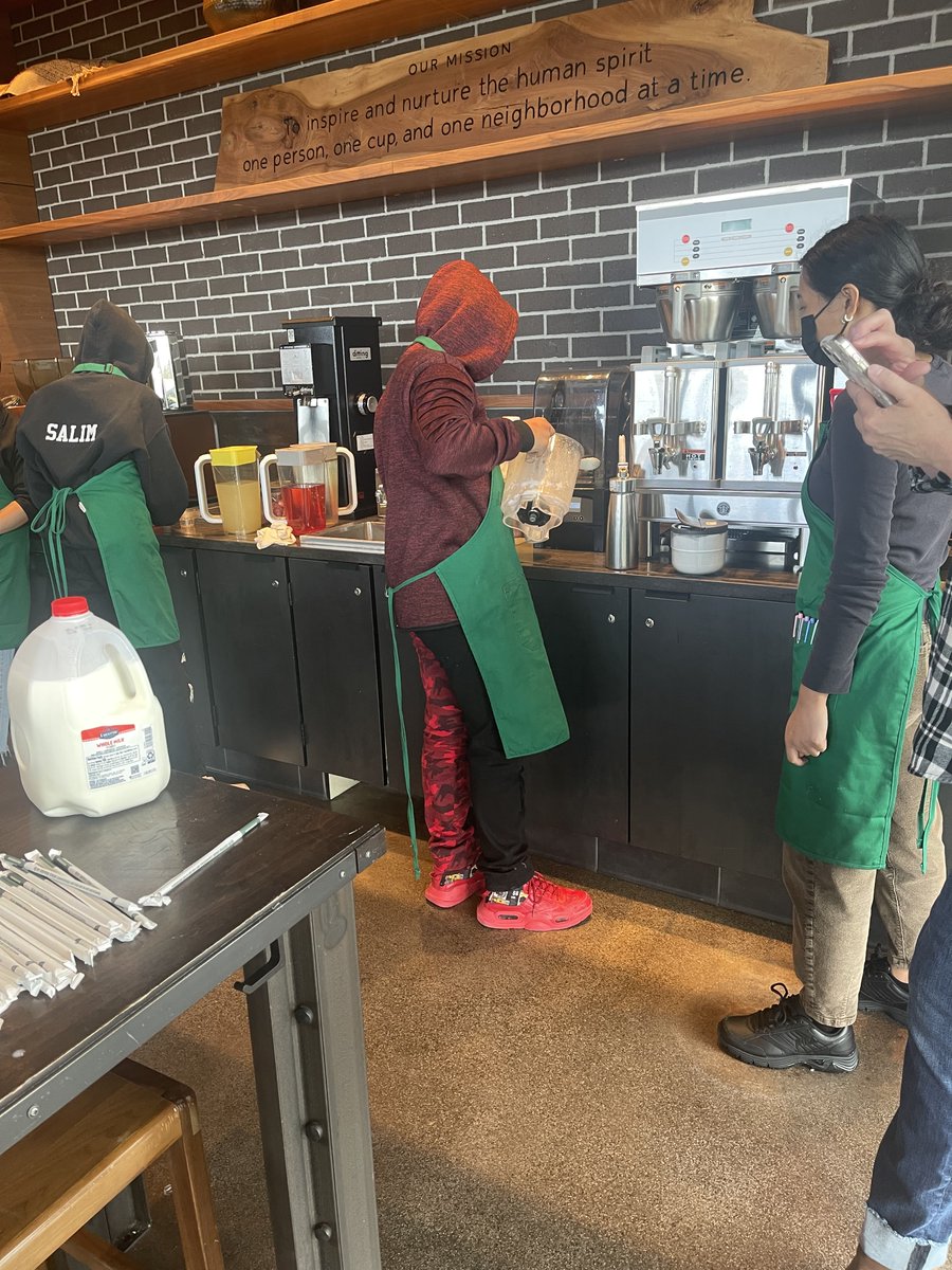 CISSeattle's tweet image. Shout out to our friends at @Starbucks in White Center for hosting a group of our Denny International Middle School students for a career exploration field trip earlier this month - students absolutely loved it and we can&apos;t wait to bring another group out! ☕ #community