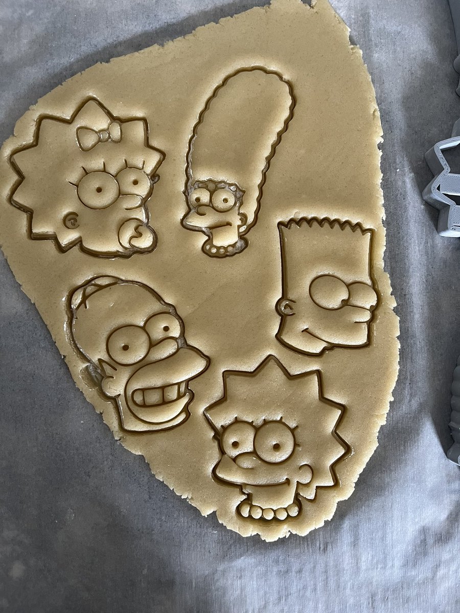 wordsmagiclight's tweet photo. Simpsons cookies will be available for purchase on Saturday! Catch me under Amethyst Moon Bakes at #EarthDayPlantFest 🪴🌱🌼✨
#amethystmoonbakes #britneybakesnola #imadethese https://t.co/REfssmcrPq