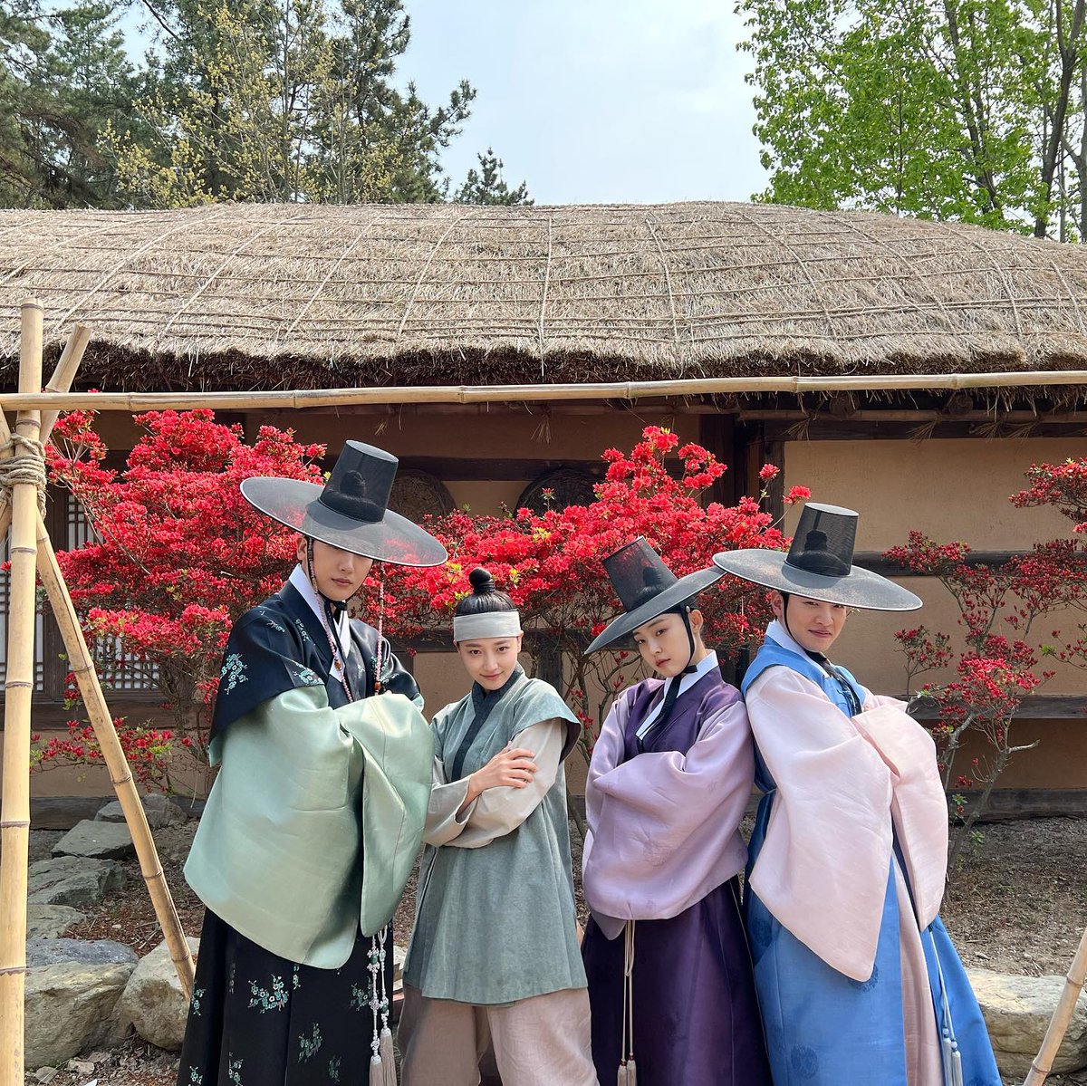 yejiinp's tweet photo. 더청춘즈.

Thank you for giving a lot of loves for Our Blooming Youth🥰💖💖 https://t.co/zpKV7WePch