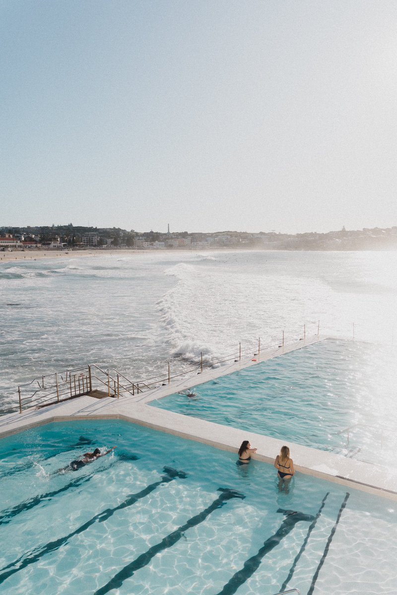 ɐᴉlɐɹʇsnɐ ɯoɹɟ ƃuᴉuɹoɯ pooƃ