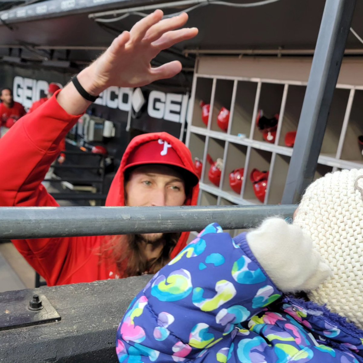 UndergroundBrks's tweet image. Just the absolute coolest.

Former @UGRunaroundPod LEGEND @MattStrahm taking a pic with my youngest!

I appreciate your time, I know how valuable that is.

What a great day!

🔥🔥🔥🔥🔥🔥