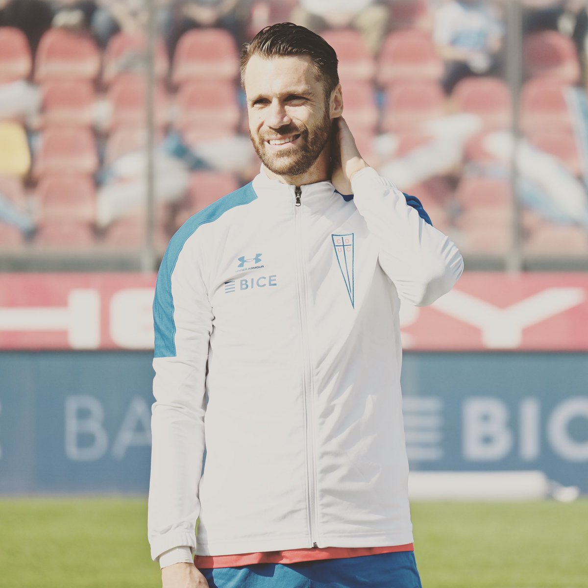 GaryKagelmacher's tweet photo. Lamentablemente sufrí una lesión muscular que me dejara un tiempo fuera de las canchas. Seguiré apoyando al equipo desde fuera. Quiero agradecerles a cada uno de ustedes que me escribió apoyándome y agradeciendo el esfuerzo.  Vamos que esto sigue ⚔️⚔️…. TODOS JUNTOS @Cruzados https://t.co/2lF2ChiFiH