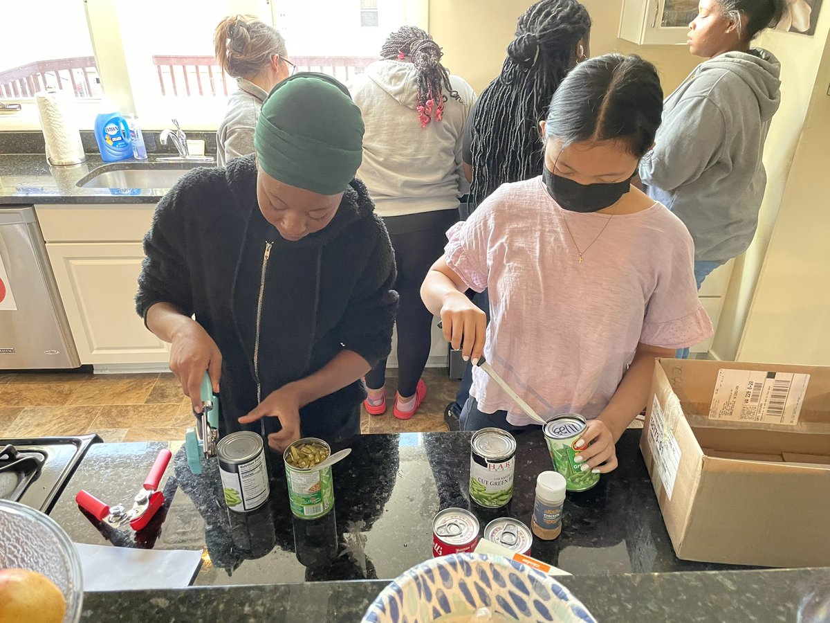 Rise4RealChange's tweet photo. Wow…what an amazing day! RT-CHS AVID 10 Service Day. Students served the SPCA, @rmhcharlottesville, and @AutismSanctuary, @Sapin_CHS Thank you everyone. https://t.co/0UKwarj7rc