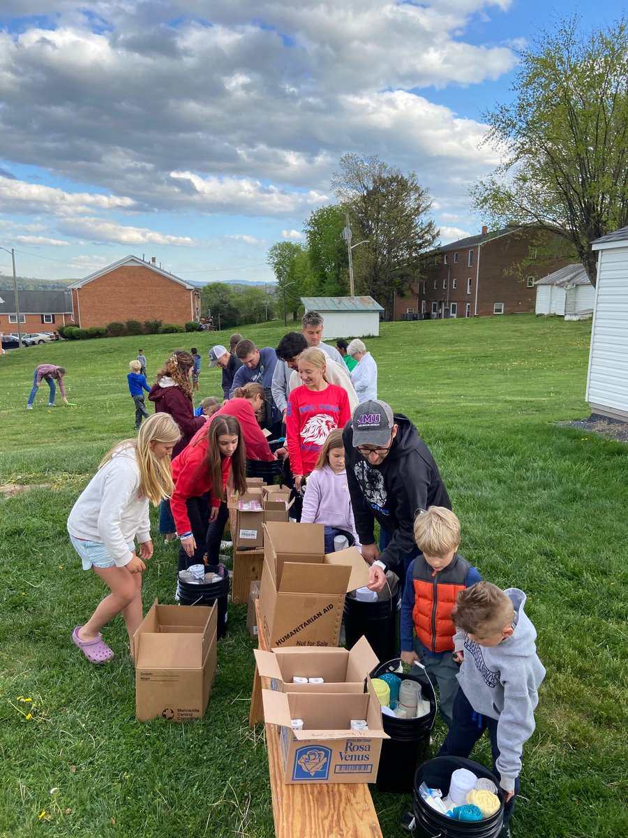 ESideChurch's tweet photo. We had a great time at Kids Club this week packing 60 relief kits for Mennonite Central Committee. Many hands made the process go quickly! Thanks to everyone who helped pack a kit or donated funds to purchase supplies. https://t.co/icF4cS8xmn