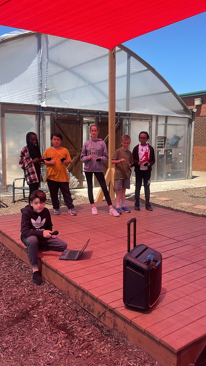 WJESClarke5th's tweet photo. Students designed a Molecular Performance of water at the different states of matter incorporating movements and different tempos to demonstrate the changes. https://t.co/6wTPbK1Key