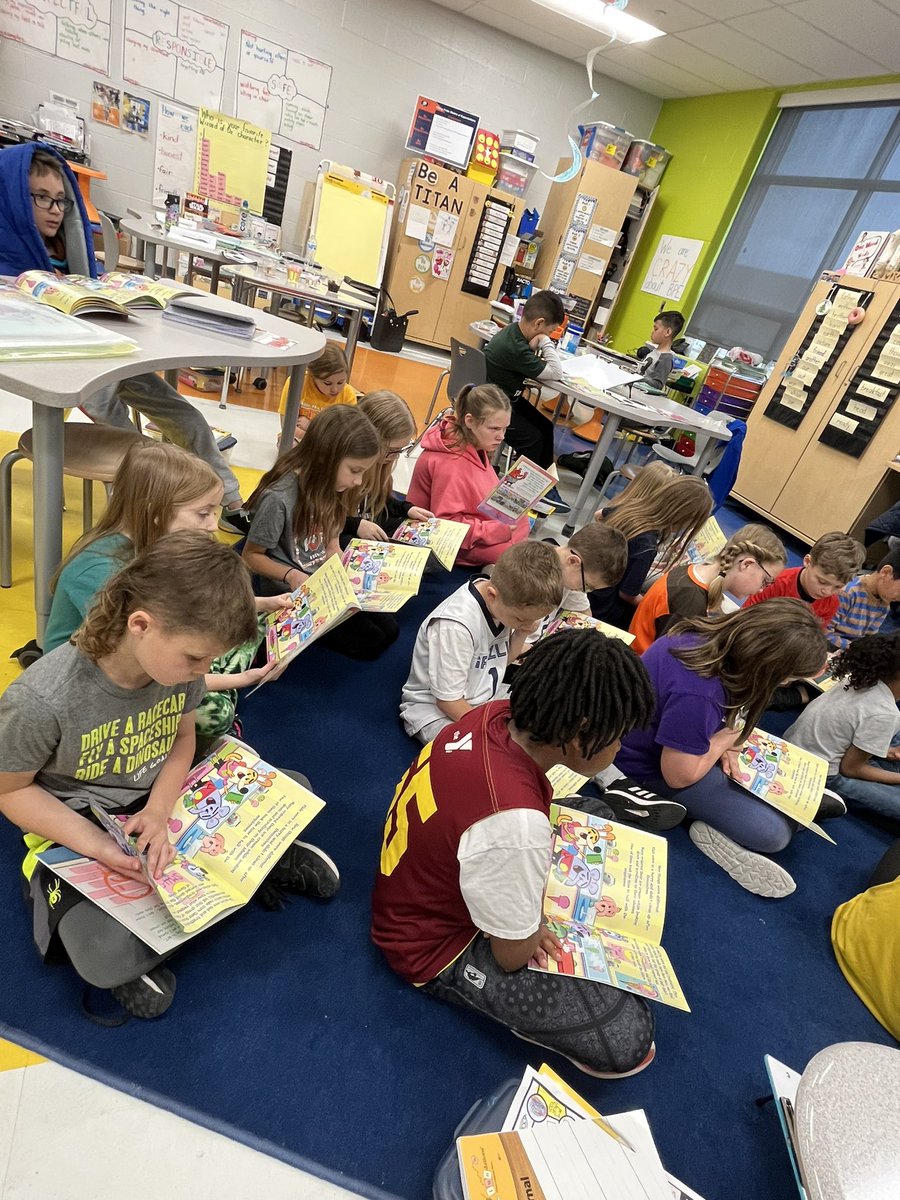 jpalcisko's tweet photo. Thank you to @_laurenyee and former 2nd grade student @agnewmaiya for reading to the class today.  2nd and 7 is an awesome program.  @BereaCSD @BPEStitans https://t.co/F74I9YPMW3
