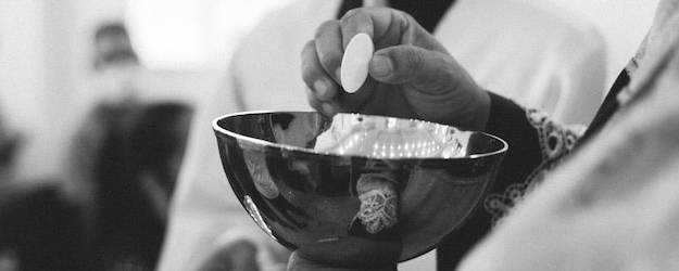 ignatiusinsight's tweet photo. "Why Doesn’t Holy Communion Always Seem to 'Work'?": @FrCharlieFox for Homiletic &amp; Pastoral Review on St. Thomas Aquinas and Ronald Knox on objective grace and subjective dispositions at work in the reception of the Sacrament: https://t.co/5VVswGWXWz https://t.co/C5GAgP9rh1